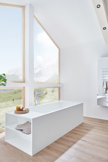 Back-to-wall bath solid surface white 208 x 80 cm 2-sided right matt white with shelf | Bathtubs | Vigour