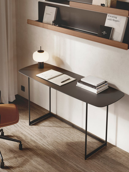 Luma Desk | Desks | TREKU