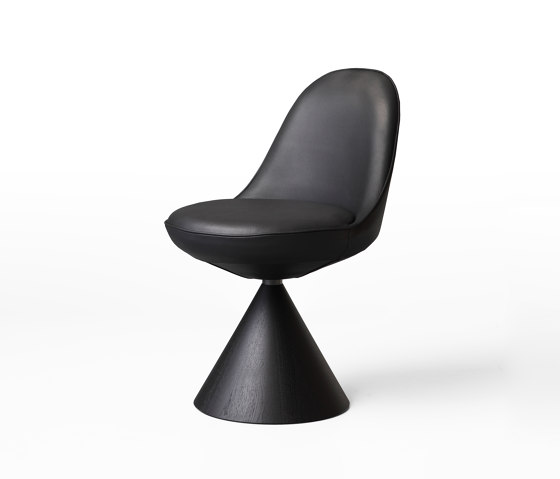 Chair with conical base | Sillas | PORRO