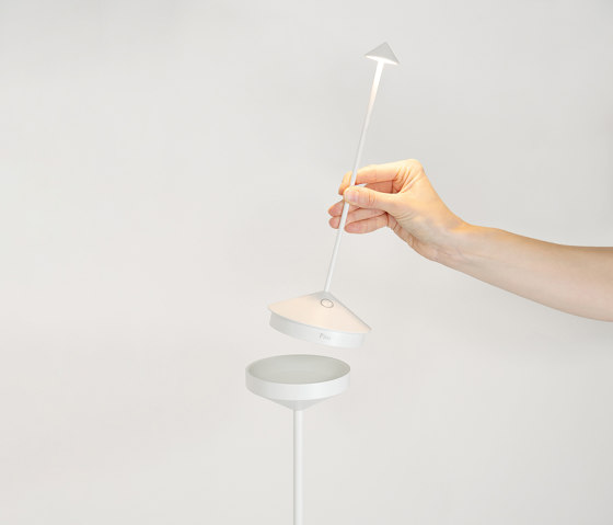 Pina table lamp | Luminaires de table | Zafferano