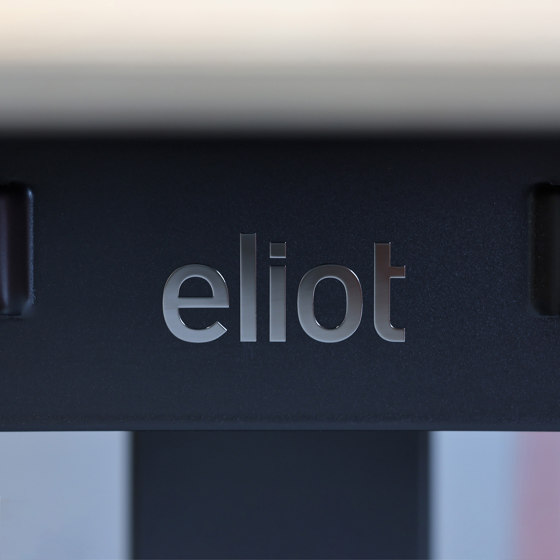Eliot Lock Black with tabletop Oak Multiplex | Tréteaux | Smartfurniture
