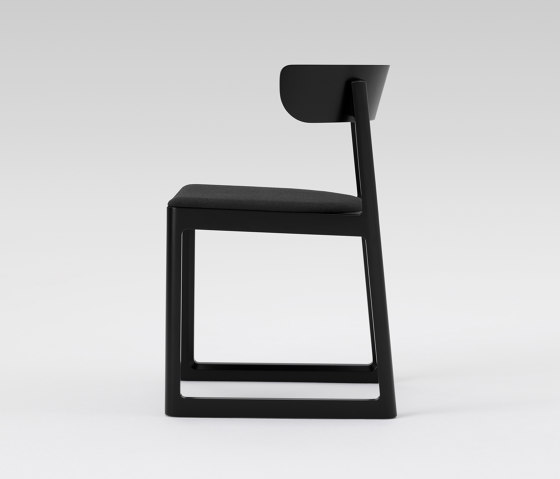 En Chair (Cushioned) | Chairs | MARUNI