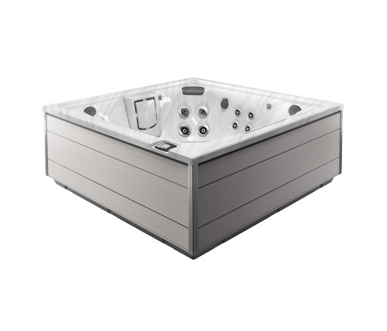 J-LX® | Outdoor bathtubs | Jacuzzi®