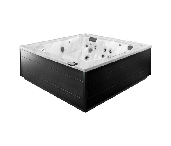 J-LXL® | Outdoor bathtubs | Jacuzzi®