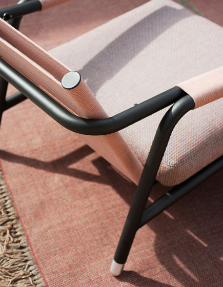 ASTRA 001 lounge chair | Armchairs | Roda