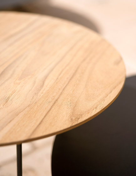 ZEFIRO 001 side table | Coffee tables | Roda