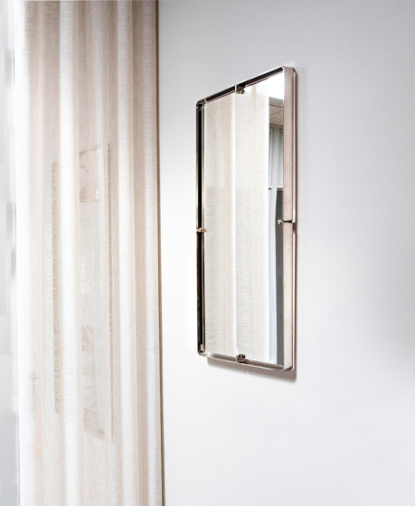 Rectangular mirror (large) crafted in solid brass | Miroirs de bain | TONI Copenhagen