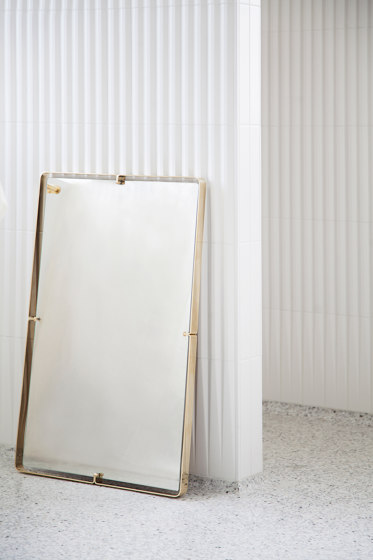 Rectangular mirror (large) crafted in solid brass | Specchi da bagno | TONI Copenhagen
