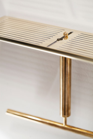 Shower wiper crafted in solid brass | Accessoires de bain | TONI Copenhagen