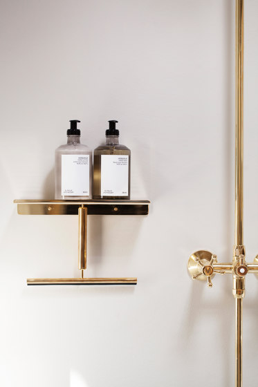 Shower wiper crafted in solid brass | Accesorios de baño | TONI Copenhagen