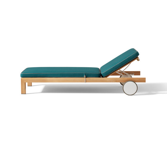 Lie Out | Lettini / Lounger | Cassina