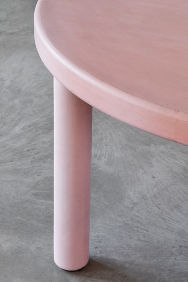Flipper Circular Dining Table | Tavoli pranzo | Forma & Cemento