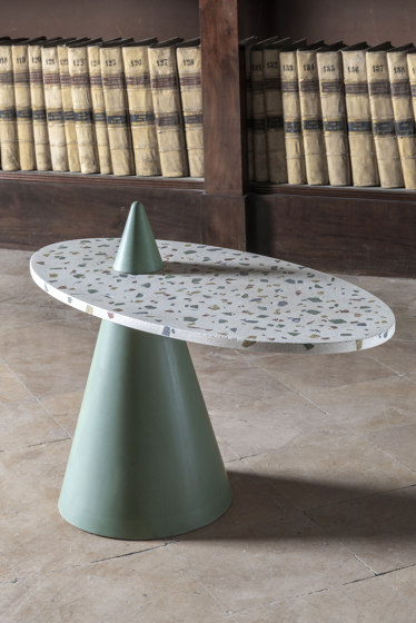Vetta Coffee Table | Mesas de centro | Forma & Cemento