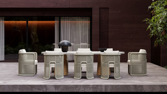 Miura Carving Dining Table | Tables de repas | SNOC