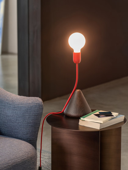 Filo Rosso table lamp | Table lights | Flou