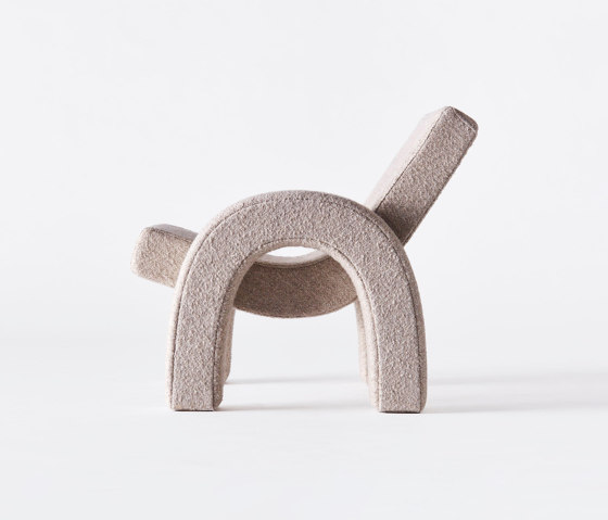 Arco Lounge Chair Boucle Natural | Chaises | Dustydeco