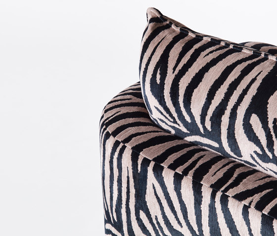 Miles Love Seat Zebra | Poltrone | Dustydeco