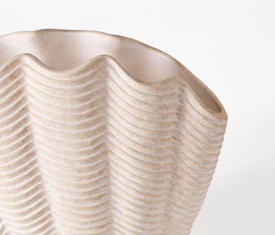 Concha Vase White Large | Vases | Dustydeco