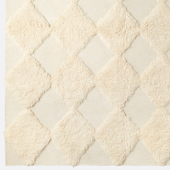 Chess Rya White Rug | 300 x 400cm | Formatteppiche | Dusty deco