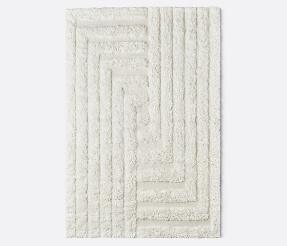 Shaggy Labyrinth White Rug | 250 x 350cm | Tappeti / Tappeti design | Dustydeco