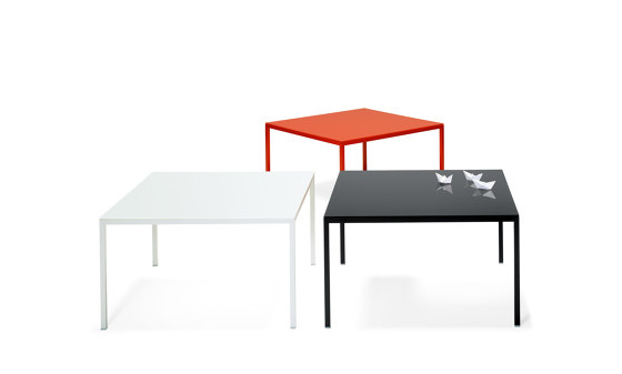 Ernesto Ice tavolo B3 Red | Dining tables | YDF