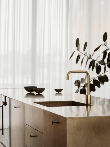 DÉCA table mounted faucet | Robinetterie pour lavabo | TONI Copenhagen