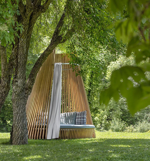 Hut Lounge Bed | Lettini giardino | Ethimo