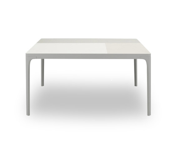 Play Square table 149x149 | Dining tables | Ethimo