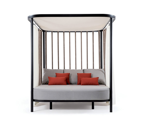 Swing Alcove with curtains | Sun loungers | Ethimo
