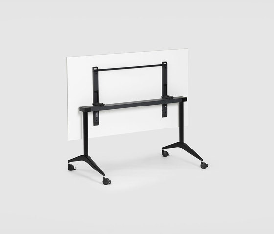 FLEX swivel table bold | Tavolini alti | Bene