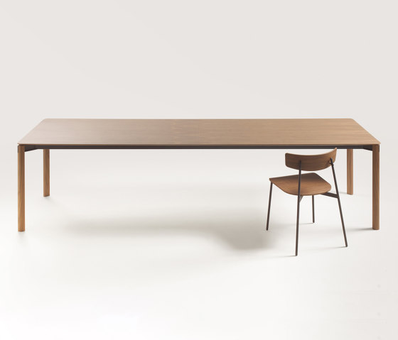 Laga Desk | Desks | TREKU