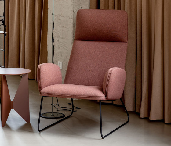 Lain Lounge Chair | Poltrone | TREKU