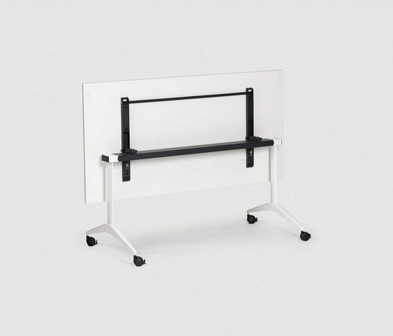 FLEX swivel table bold | Mesas auxiliares | Bene