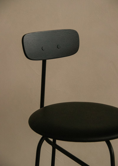 Afteroom Counter Chair | Black Base | Veneer Seat and Back | Black | Chaises de comptoir | Audo Copenhagen