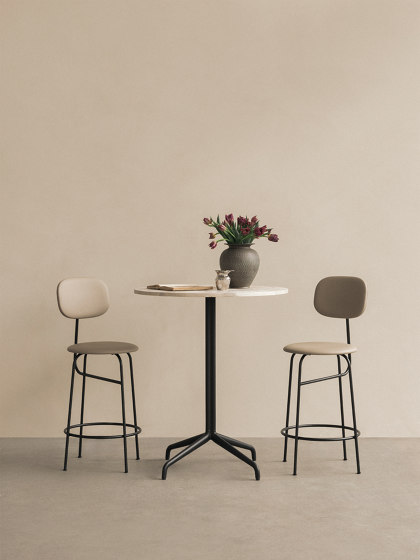 Afteroom Counter Chair Plus | Black Base | Fully Upholstered | Audo Bouclé 02 - Beige | Sedie bancone | Audo Copenhagen