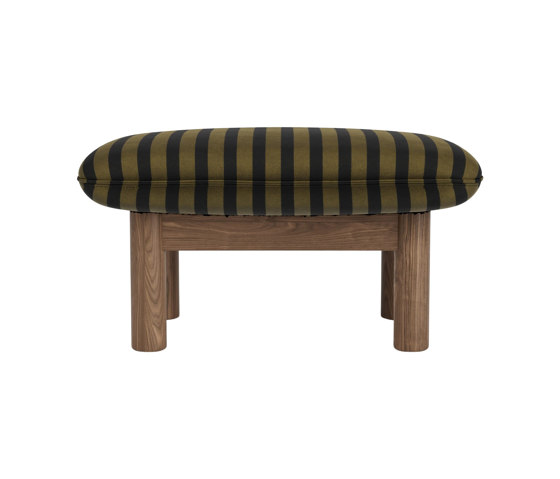 Brasilia Ottoman | Walnut Base | Cabanon Soft - Roseau, FCL7029/04 | Pufs | Audo Copenhagen