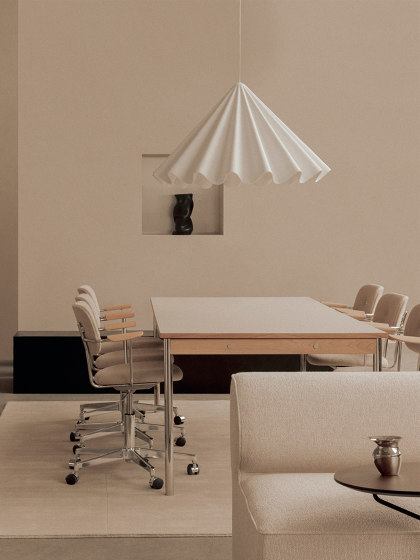 Co Table, 140x70 cm | Chrome - Laminate, Creme | Bureaux | Audo Copenhagen
