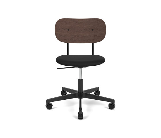 Co Task Chair | Star Base w. Casters | Black Aluminum | Upholstered Seat, Veneer Back | Sierra - Black, 1001 | Dark Stained Oak | Taburetes de oficina | Audo Copenhagen
