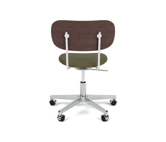Co Task Chair | Star Base w. Casters | Polished Aluminum | Upholstered Seat, Veneer Back | Sierra - Army, 0441 | Dark Stained Oak | Sgabelli girevoli | Audo Copenhagen
