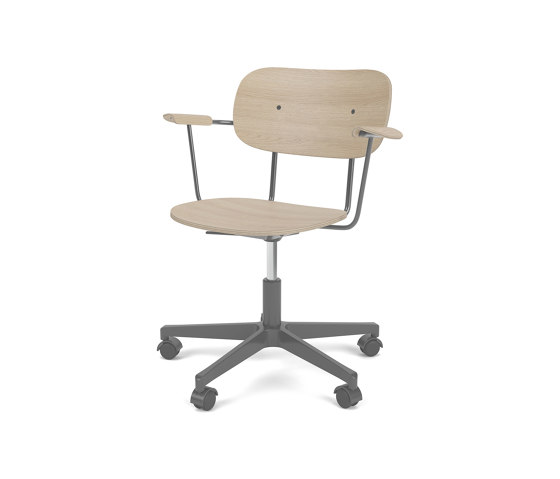 Co Task Chair W. Armrest | Star Base w. Casters, Black Aluminium | Veneer Seat and Back | Natural Oak | Sgabelli girevoli | Audo Copenhagen