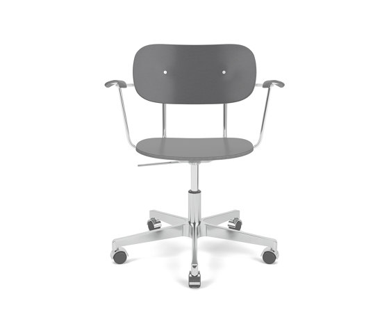 Co Task Chair W. Armrest | Star Base w. Casters, Polished Aluminium | Veneer Seat and Back | Black Oak | Tabourets de bureau | Audo Copenhagen