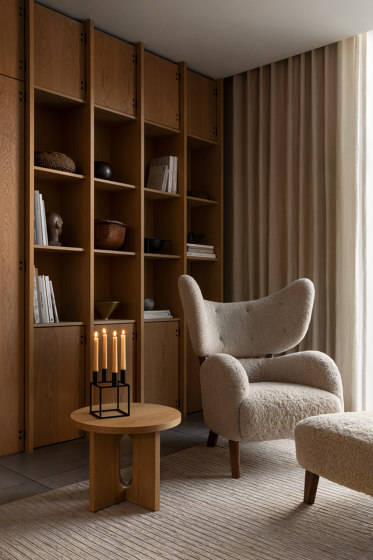 My Own Chair Sheepskin Moonlight/Natural Oak | Armchairs | Audo Copenhagen