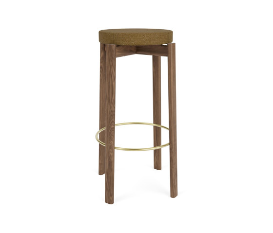 Passage Bar Stool, Walnut Base Base, Upholstered Seat, Brass Ring | Audo Bouclé - Beige 06 | Sgabelli bancone | Audo Copenhagen