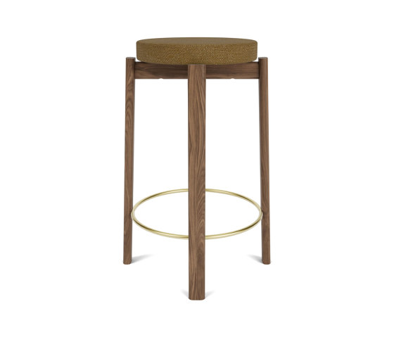 Passage Counter Stool, Walnut Base, Upholstered Seat, Brass Ring | Audo Bouclé - Gold, 06 | Chaises de comptoir | Audo Copenhagen