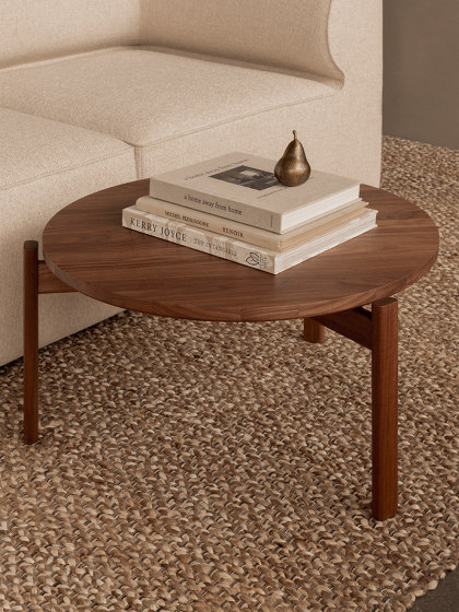 Passage Lounge Table,Ø70 CM | Walnut | Coffee tables | Audo Copenhagen