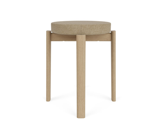 Passage Stool, Natural Oak Base, Upholstered Seat | Audo Bouclé - Beige, 02 | Taburetes | Audo Copenhagen