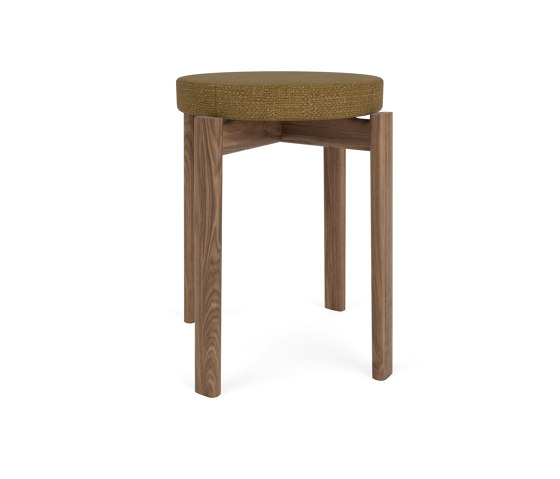 Passage Stool, Walnut Base, Upholstered Seat | Audo Boculé - Gold, 06 | Taburetes | Audo Copenhagen