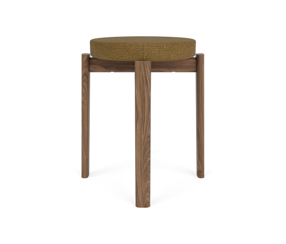 Passage Stool, Walnut Base, Upholstered Seat | Audo Boculé - Gold, 06 | Taburetes | Audo Copenhagen