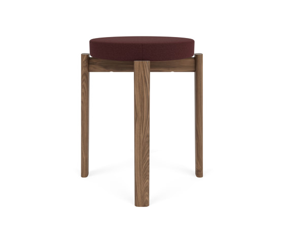 Passage Stool, Walnut Base, Upholstered Seat | Vidar - Burgundy, 0693 | Taburetes | Audo Copenhagen