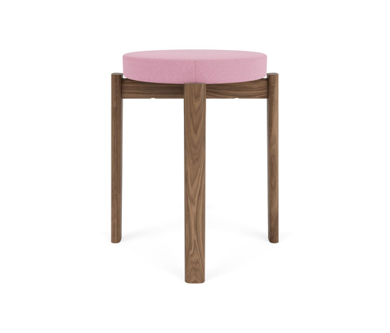 Passage Stool, Walnut Base, Upholstered Seat | Vidar - Pink, 0526 | Stools | Audo Copenhagen